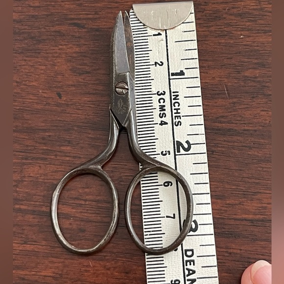 Antique small Clauberg Germany pair of metal scissors - Picture 4 of 5